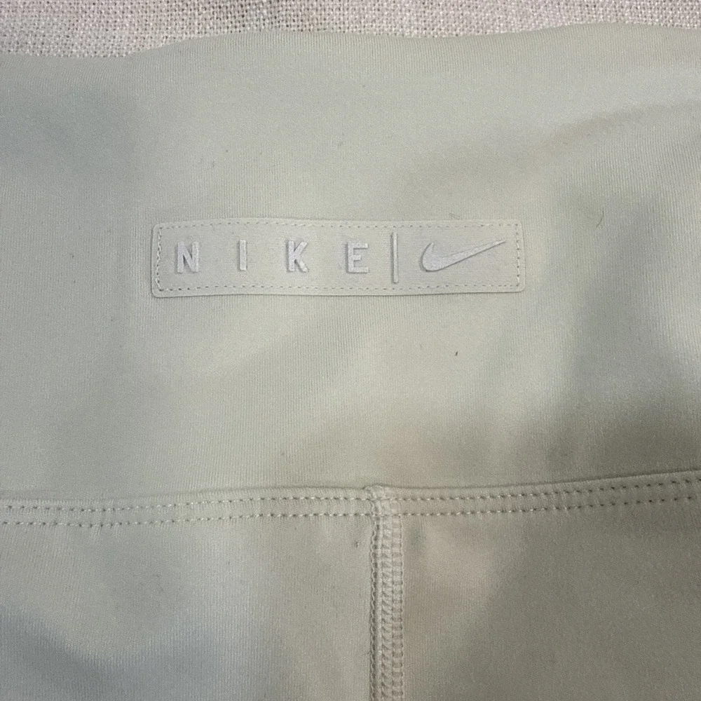 Nike Dri Fit Biker Shorts‎ Womens XL Green Tight Fit Athletic Gym Running